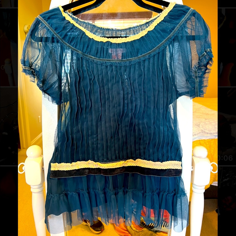 Turquoise Lu Lu lame’ feminine top